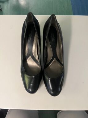 Naturalizer Black Leather Women's Pumps